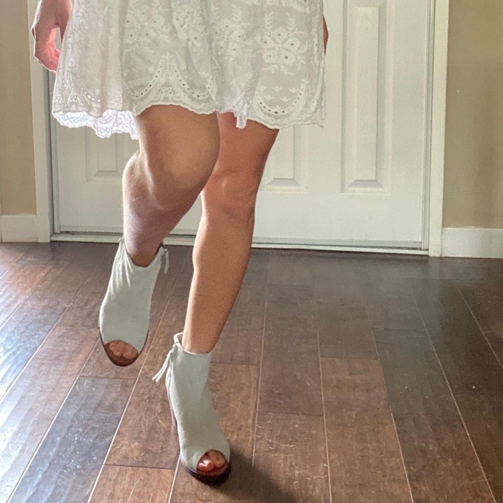 Tom booties